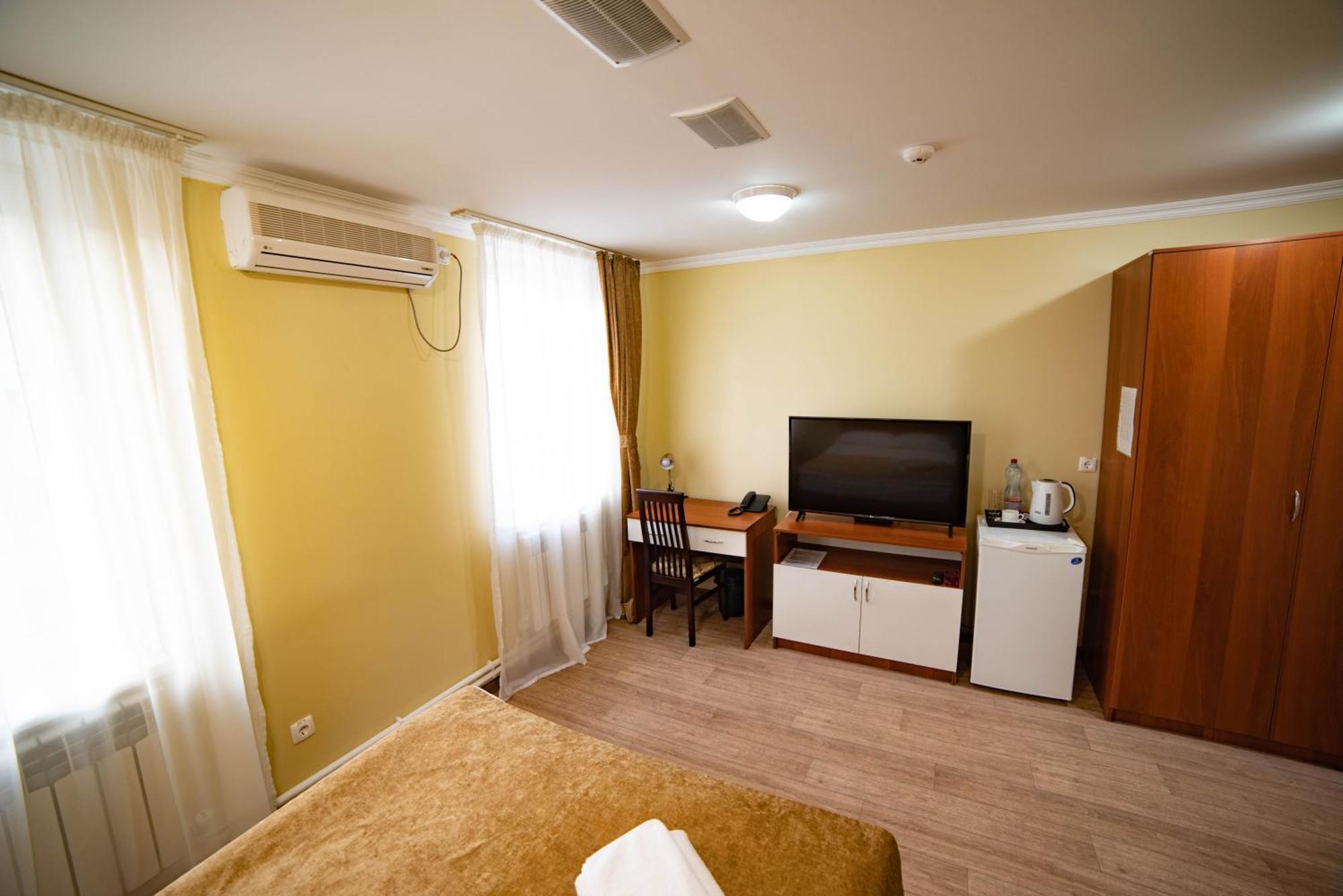 Chagala Hotel Aksai Aksay Екстериор снимка